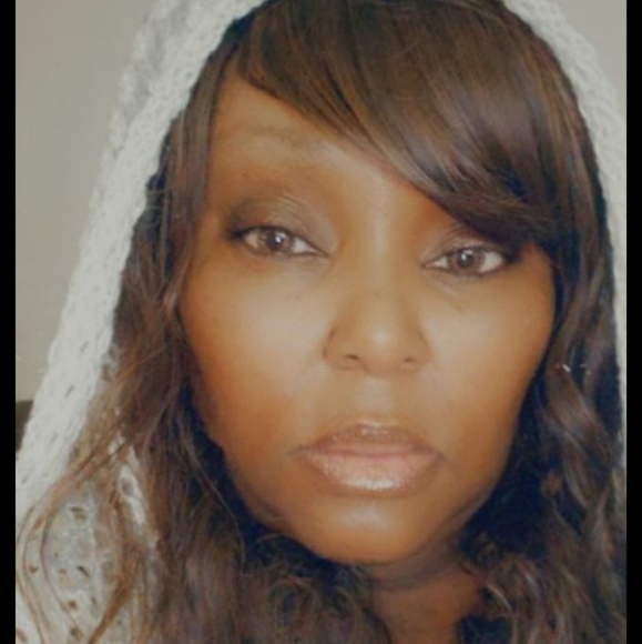 Meet your Posher, Angela - Picture 1 of 1